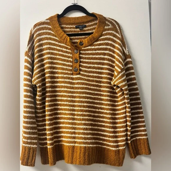 NWOT American Eagle Henley Striped Oversized Sweater - Size Medium - Picture 2 of 3